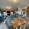 Отель Luxury Lakeside Lodge L2 with Hot tub situated at Tattershall Lakes Country Park, фото 5