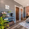 Отель Romantic Cabin Retreat By Ghosal Luxury Lodging, фото 3