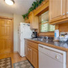 Отель Enchanted View Lodge, 3 Bedrooms, Sleeps 10, Pool Access, Mountain View, фото 6