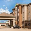 Отель Holiday Inn & Suites Grande Prairie Conference Center, an IHG Hotel в Гранде-Преери