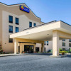 Отель Comfort Inn & Suites, фото 1