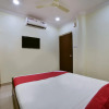 Отель Oyo 16509 Hotel Classic Inn, фото 14