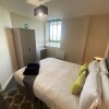 Отель 2 Bed Flat Near Old Trafford Stadium With Parking, фото 4