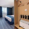 Отель Holiday Inn Express Leigh - Sports Village, фото 7
