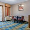 Отель Quality Inn & Suites Bedford West, фото 18