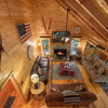 Отель Dancing Bears Cabin With hot tub Fireplace Creek, фото 15