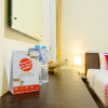 Отель OYO 2010 Dalem Jongke Homestay, фото 7