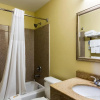 Отель City Center Inn by OYO I-64 Newport News, фото 11