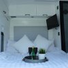 Отель Superb 4 Berth Campervan With Kingsize bed, фото 3