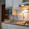 Отель Nice And Cozy 1Br With Extra Room Apartment At Capitol Park Residence, фото 11