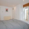 Отель Modern 1 Bedroom Apartment in Wandsworth Road, фото 5