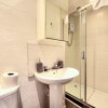 Отель Homely 1Bdr Next To Holyrood Park, фото 8