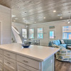 Отель The Beach Buoy 4 Bedrooms 4.5 Bathrooms Home, фото 11