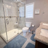 Отель Land's End Retreat by Sea Scape Properties, фото 9