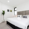 Отель Sydney Townhouse with Parking and Deck, фото 3