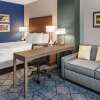 Отель La Quinta Inn & Suites by Wyndham Kansas City Beacon Hill, фото 6
