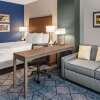 Отель La Quinta Inn & Suites by Wyndham Kansas City Beacon Hill, фото 11