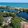Отель Beautiful Popponesset Beach On Deans Pond 3 Bedroom Home, фото 17