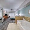 Отель Hampton Inn & Suites Wilmington/Wrightsville Beach, фото 23