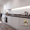 Отель Fantastic 1 Bedroom Apt with PARKING, фото 15