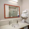 Отель Hampton Inn & Suites Huntington Downtown, фото 10