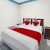 Отель OYO 90487 Wisma Kuta Karang Baru, фото 3