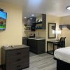 Отель Relax Inn of Medford, фото 3
