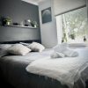 Отель Croydon Cozy Retreat - 2 Bedroom Apartment, фото 3