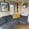 Отель Stunning 3-Bed Caravan with sea views, фото 4