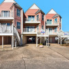 Отель Pelican Point 2 Bedroom Townhouse by RedAwning, фото 45