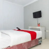 Отель RedDoorz Plus Near Transmart Kairagi Dua Manado, фото 6
