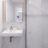 Отель Designer South Bank Apartment, фото 10