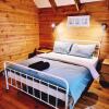 Отель Sunnyhurst Chalets Book Direct в Бриджтауне