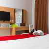 Отель RedDoorz Plus @ Idjen Boulevard Malang, фото 14