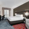 Отель Holiday Inn & Suites College Station - Aggieland, an IHG Hotel, фото 4