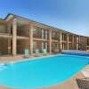 Отель Travelodge by Wyndham Kamloops Mountview, фото 24