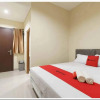 Отель RedDoorz near CBD Ciledug Family Mall, фото 4