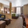 Отель Comfort Suites Albuquerque Airport, фото 4