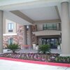 Отель Holiday Inn Express & Suites Cleveland в Кливленде