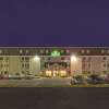 Отель La Quinta Inn & Suites by Wyndham Warwick Providence Airport, фото 1
