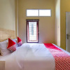Отель Wijaya Kusuma Residence by OYO Rooms, фото 19