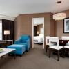 Отель Sheraton Cavalier Calgary Hotel, фото 5