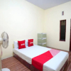Отель OYO Life 92920 Rumah Kost Azca, фото 6