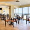 Отель Comfort Suites Beachfront, фото 15