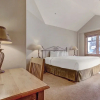 Отель Bright + Scenic 2br - 7ppl Steps To Ski Lifts + Main Street 2 Bedroom Condo by RedAwning, фото 19
