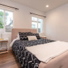 Отель Newly Remodeled 3 BDR House Near Dodgers Stadium, фото 6