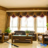 Отель Fenghuang Huating Hostel, фото 1
