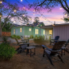Отель The Grove-a Charming Cottage - 2 Blks to Main St, фото 16