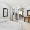 Отель Beachside Manor - 8 Bed Villa 2 Mins From Beach, фото 35