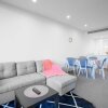 Отель Stunning Comfy 2 Bed With Parking In Melbourne, фото 3